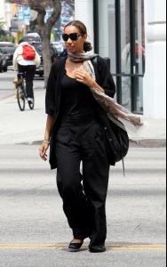 11168_Celebutopia_Leona_Lewis_shopping_in_Los_Angeles_08_122_83lo.jpg