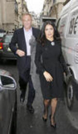 th_Salma_Hayek_Fran3ois-Henri_Pinault_Fashion_Week_12.jpg