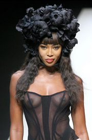 Naomi_Campbell_Chapurin_Runway_08.jpg