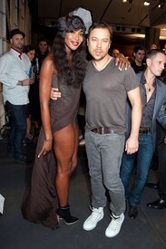 Naomi_Campbell_at_the_Igor_Chapurin_Show_19.jpg