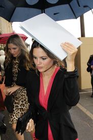 RachelBilson_ChristianDiorReadytoWearSS2011Show_Paris_011010_020.jpg