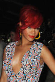 th_RihannaMiuMiuParis5.10.2010_63.jpg