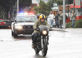 HalleBerrymotorcycleridearoundWestHollywood_54.jpg