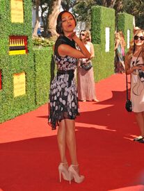 CU-Zoe Saldana-2nd Annual Veuve Clicquot Polo Classic-06.jpg
