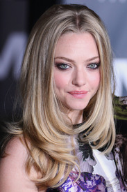 amanda_seyfried_in_time_premiere_019.jpg