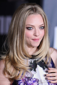 amanda_seyfried_in_time_premiere_020.jpg