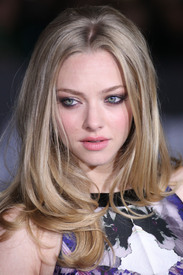 amanda_seyfried_in_time_premiere_029.jpg