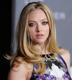 amanda_seyfried_in_time_premiere_037.jpg