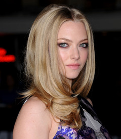amanda_seyfried_in_time_premiere_039.jpg