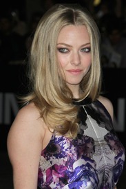amanda_seyfried_in_time_premiere_062.jpg
