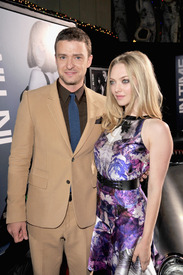 amanda_seyfried_in_time_premiere_141.jpg