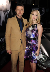 amanda_seyfried_in_time_premiere_144.jpg