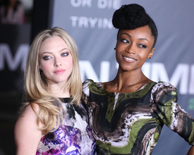 amanda_seyfried_in_time_premiere_162.jpg