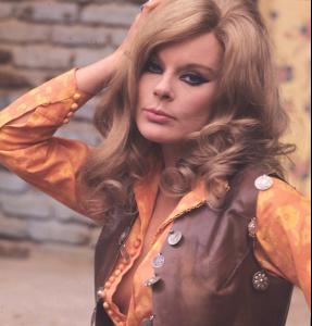 Elke Sommer096.jpg