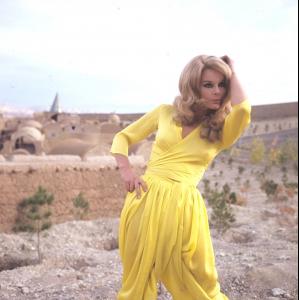 Elke Sommer138.jpg