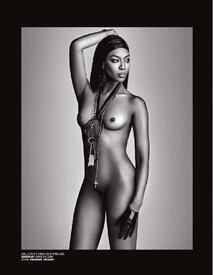 Lui_21_2015-10 (24)_Naomi Campbell.jpg