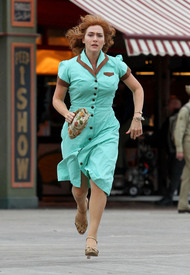 KateWinslet_Brooklyn092816_27.jpg