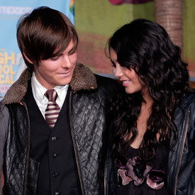 celeb-city.eu_Vanessa_Hudgens_High_School_Musical_2_DVD_premiere_11-19-2007_013.jpg