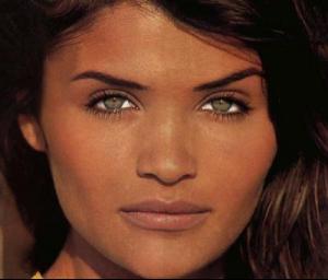 Helena_Christensen_1__328_.jpg