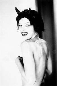 Milla_by_Ellen_von_Unwerth_for_The_Face___199791.jpg