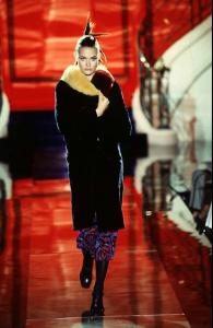 shalom_versace_HC_fw962.jpg