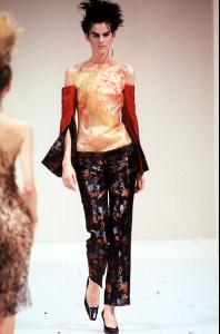 Stella_Alexander_McQueen_RTW_ss96.jpg