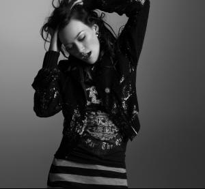 87373_Hilary_Duff___Best_of_Hilary_Duff_Album_Photoshoot_6103_122_552lo.jpg