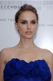 Natalie_Portman_Brothers_221109_011.jpg