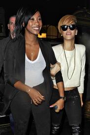 Rihanna night out in London_21.jpg
