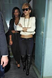 Rihanna night out in London_22.jpg