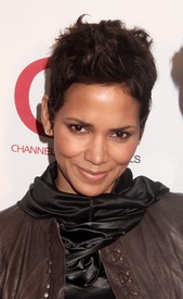 maresz2_borda_halle_berry_18.jpg