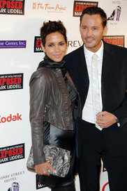 celebrity-paradise.com_Halle_Berry_evening_003.jpg