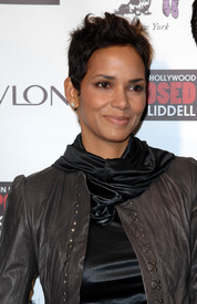 celebrity-paradise.com_Halle_Berry_evening_005.jpg