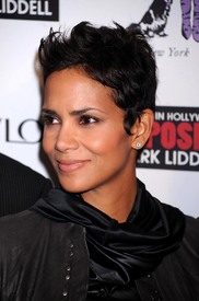 celebrity-paradise.com_Halle_Berry_evening_024.jpg