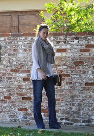 51109_Preppie_Jennifer_Love_Hewitt_out_in_Toluca.jpg