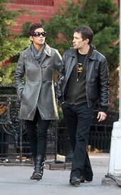 HalleBerryoutandaboutinNYC19.11.2010_12.JPG