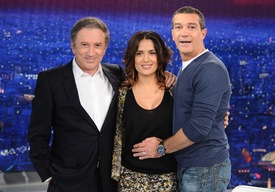 Salma Hayek at the Champs Elysees Television Talkshow in Paris 21.11.2011_12.jpg