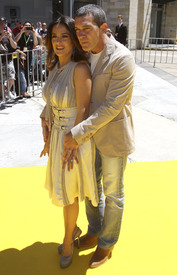 Salma Hayek arrives for the Australian premier of Puss In Boots in Sydney Australia 27.11.2011_02.jpg