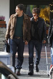 Halle Berry leaving Blockhouse steak restaurant in Berlin 30.10.2011_04.jpg