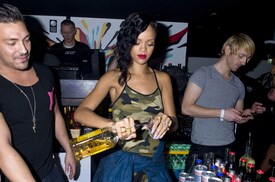 rihannaparty_byhannah_121016011.jpg