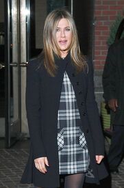 JenniferAniston_NY111614_02.jpg