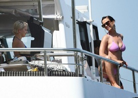 Katy-Perry-in-Pink-Bikini--80.jpg