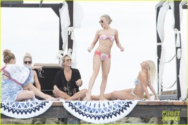 Julianne Hough 01.jpg