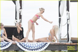 Julianne Hough 07.jpg