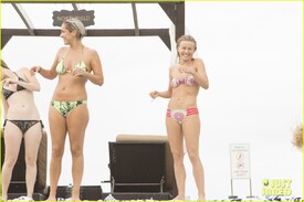 Julianne Hough 16.jpg