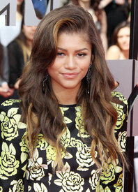 Zendaya__1_.jpg