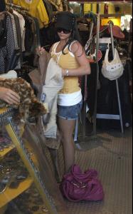 britney_spears_shops5.jpg