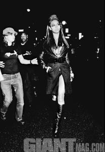Beyonce_Giant_Magazine_04.jpg