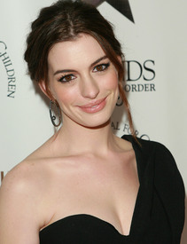 AnneHathaway_42.jpg