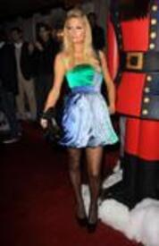 th_celebrity-paradise.com-The_Elder-Paris_Hilton_2009-12-12_-_Family_Guy.jpg